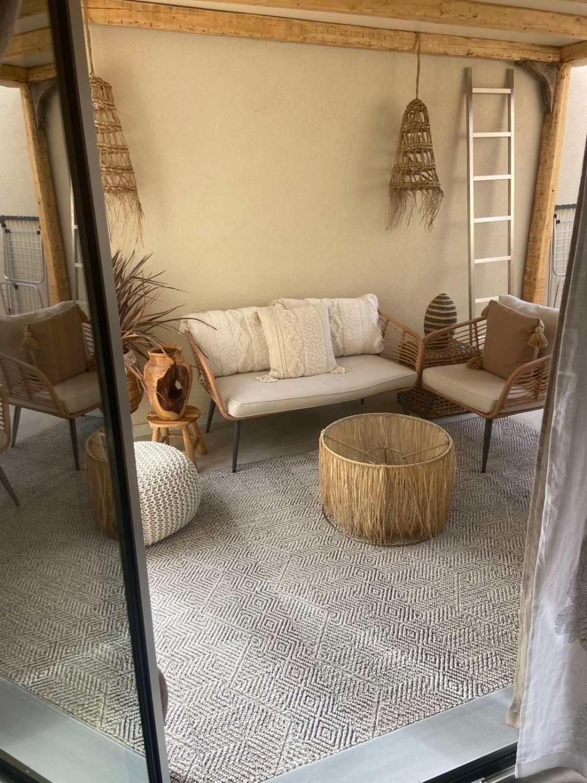 Linari Bohemian Living Apartment Kavallos  Bagian luar foto